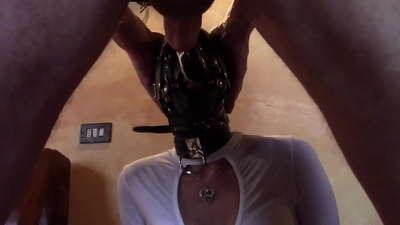 Laura op hakken, modelselectie, video 2021, deep throat met meerdere ringen